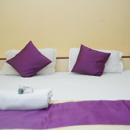 Hotel Nirmal Palace Kānpur Exterior foto
